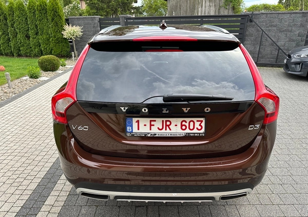 Volvo V60 Cross Country cena 67000 przebieg: 190000, rok produkcji 2018 z Kraków małe 742